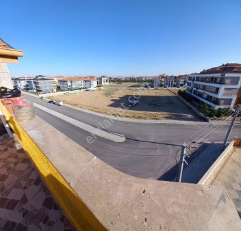 Selahatin Eyyübide Pazar Yerinin Yanında Satılık Dubleks 2+1 Daire