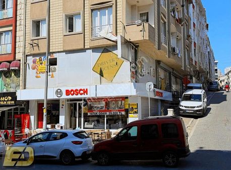 Merkezi Konumda Yaya Ve Araç Trafiğine Açık İşlek Cadde Üzeri