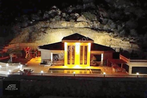 Akkuş Emlak'tan Kartal Yuvası Satılık Malikane