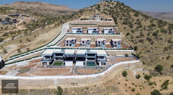 Akkuş Emlak'tan Satılık Sıfır Villalar
