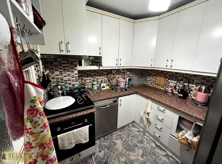 Selçuktan Çarşı Mahallesi 2+1 Satılık