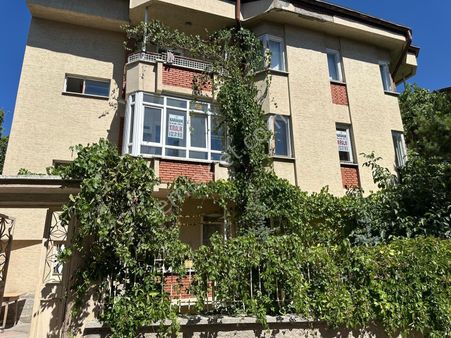 Karahan Emlak'tan Kiralık Daire*akdeğirmen*dispanser Sokakta*140 M²*2.kat*3+1