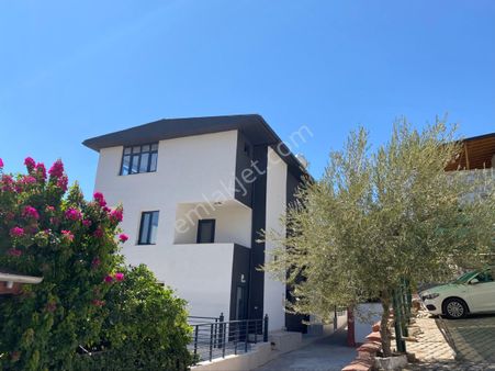 🌿 Didim Akbük’te 9 Dönüm Arsa İçinde Yenilenmiş Villa Projesi! 🌿
