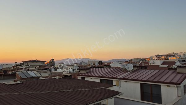 Kuşadası Türkmen Mahallesinde Satılık 2+1 Dubleks Daire – Doğalgazlı, Teraslı Ve Merkezi Konum