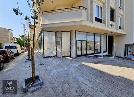 Arnavutköy - Falıh Rıfkı Atay Cd. Otoparklı 400m2 Satılık Dükkan