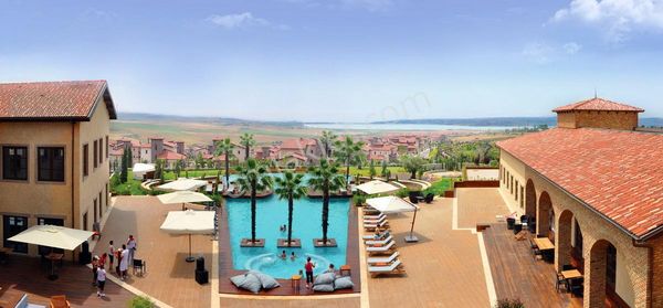 🌟 Toskana Vadisi’nde Lüks Yaşam: 3 Katlı Tripleks Villa Satışta!