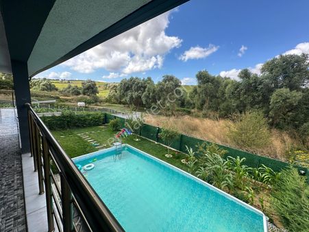 Remax Cıty'den Çatalca'da Havuzlu-350m²-sıfır Lüks Villa (açıklamayı Okuyunuz)