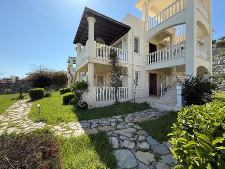 Tertemiz Bakımlı Ev Önü Açık Daire Yatırım Fırsatını Kaçırmayın Özel Plaj Ve Servisi Var İngilizden