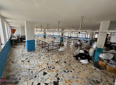 Sultanbeyli Fatih Bulvarında 400 M2 Kiralık İşyeri