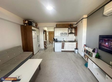 Çözüm Emlak'tan Havuzlu Site İçerisinde 1+1 Eşyalı Daire Fırsatı