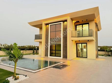 Didimde Satılık Denize Yakın Tam Müstakil Lüks Villa