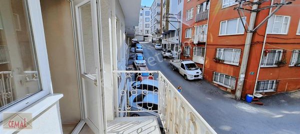 Cemal Emlak Bursa Yildirim Yeşil Namazgah Pazar Cd Çift Cep. Man