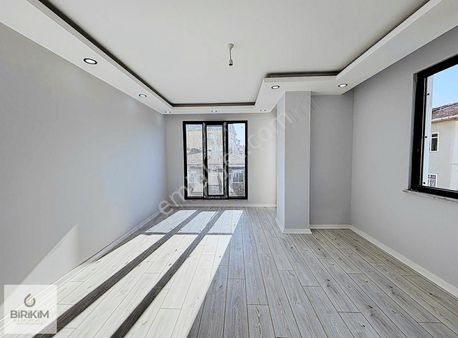 Darıca Merkezi Konumda Asansörlü 2+1 95m² Geniş Arakat