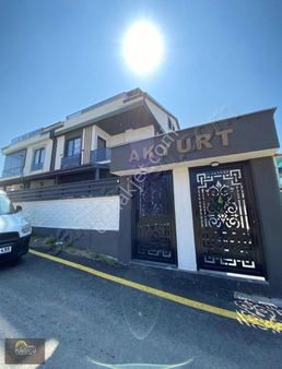 Kocaali'de Huzurlu Ortam İsteyenlere Fırsat 4+1 Villa