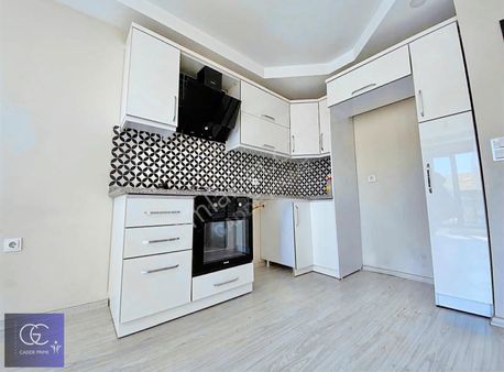 Cadde'den Akçay^da Ön Cephe Sıfır Lüks 1+1 Satılık Daire