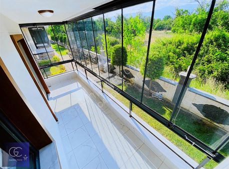 Cadde'den Geniş Tasarım Ön Cephe Doğa Manzaralı Lüx Satılık