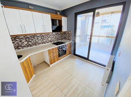 Cadde'den 2+1 Ayrı Mutfak Doğalgazlı Yeni Binada Satılık