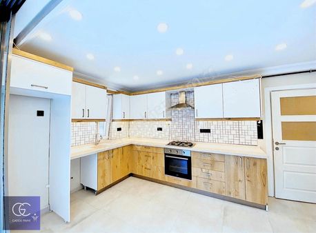 Cadde'den Denize 300 Mt Geniş Kullanım Ebeveyn Banyolu 2+1 Daire