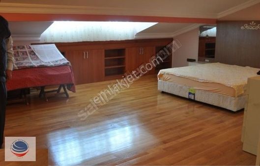 Yalova Akköy'de Deniz Manzaralı Satılık Havuzlu Villa