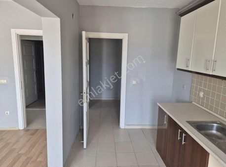 İpekyolu Yapı Emlak'tan Manzaralı Daire