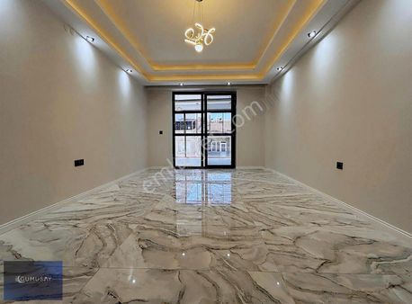 Gümüşay'dan Kapalı Pazar Yakını 120 M2 Lüks Satılık 2+1