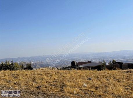 Mensa' Dan Cadde Üzeri Satılık Villa Arası