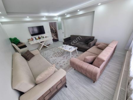 Kardeşler'de 5+1 Dubleks Çift Banyolu Asansörlü Isı Yalıtımlı Teraslı