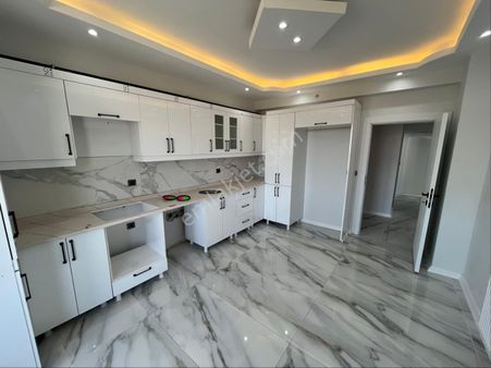 Rönesans Gayrimenkulden Kiralık 2+1 Geniş Daire