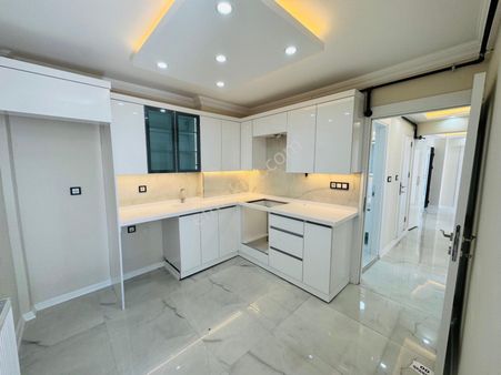 Alaybey Mahallesinde 3+1 Full Tadilatlı Ara Kat Fırsatı