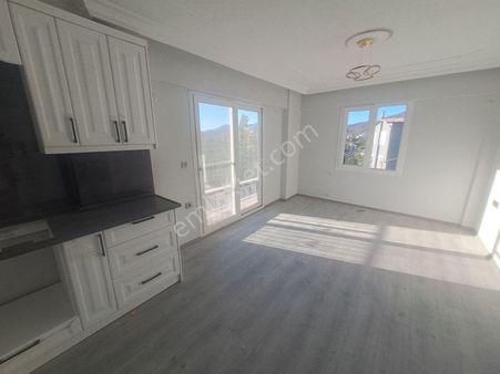 Ürkmezde Köşe Daire 2+1 Satılık