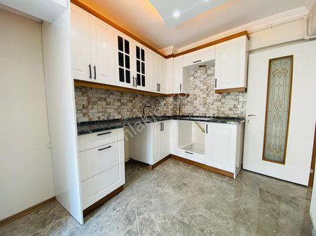 Alaybey’de Cadde Üstünde 3+1 Lüks Ara Kat Daire Fırsatı