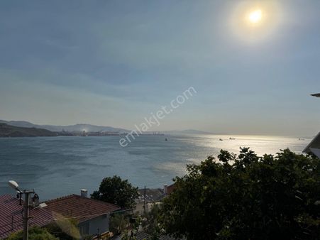 Gemlik Manastır Da Deniz Manzaralı Satılık Müstakil Ev