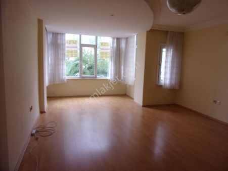 Tarabya Sanatçılarda 2+1 100 Metrekare Kiralık Daire