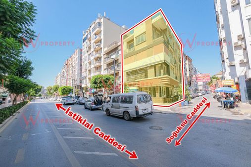 W Property İstiklal Caddesinde Köşe Başı Satılık Komple Bina