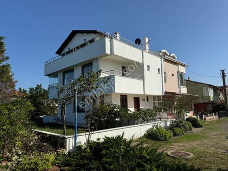 Alandere Mahallesinde Denize Sıfır 4+1 Villa