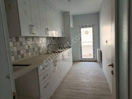 Uşak Ünalan Mahallesi Barbaros Caddesi Civar 2+1 100 M2 Sıfır Satılık Daire