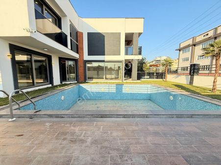 Ankara Emlak 'tan Akçay 'da Emsalsiz Havuzlu Müstakil Villa