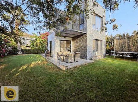 Gündoğan'da Sahile 5 Dk Yürüme Mesafesinde Bahçeli 2+1 Daire