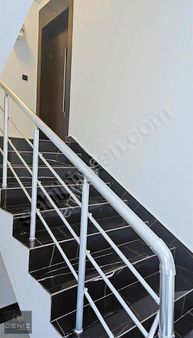 Bergama Fatih Mah.'de Site İçerisinde Ara Kat 3+1 Satılık Daire