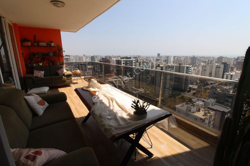 Mezitli Yeni Mah 3+1 Teraslı İki Teraslı Keyifli Kapalı Otoparklı Havuzlu