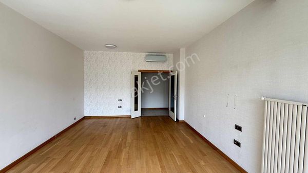 Çiğdem Emlaktan The İstanbul Evlerinde Satılık 2+1 Daire