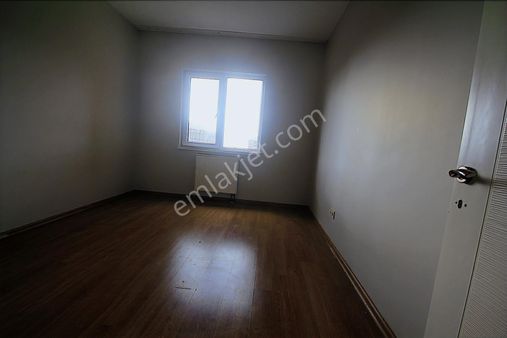 Çiğdem Emlak'tan Sahilpark Evlerinde Satılık 2+1 Daire