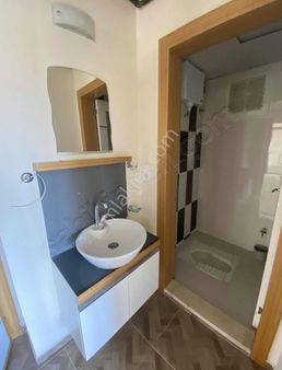 Fatihte Ana Yol Üzeri Kiralık 2+1 120m2 Daire