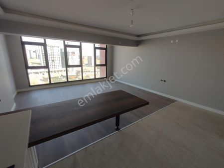 Bulvar Üzerinde Sıfır 3+1 Lüks Daire