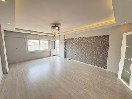 Prestij'den Halkkent'te Ayrı Mutfak Geniş Oturumlu 2+1 Daire