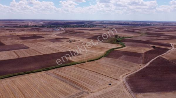 Mayadan Köye Yakın Emsallerinden Uygun Satılık Arazi