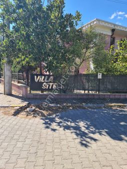 Goldlıfe Gayrimenkulden Villa Site De 4+1 Bahçe Dubleks