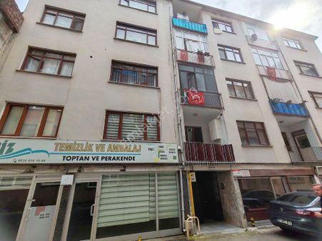 Şehrin Merkezinde Meydanda 3+1 Kiralık Daire