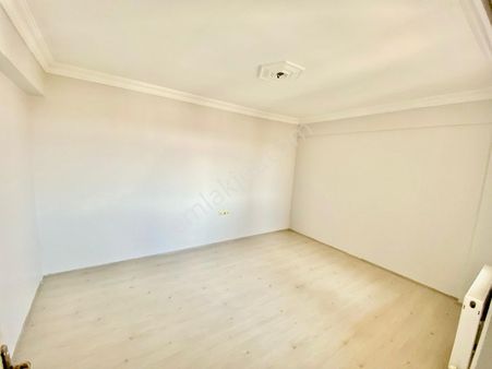 Öztel'den Şirintepe Mahallesinde Satılık Balkonlu 3+1 Daire