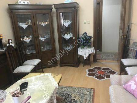 Cumhuriyet Mahallesinde Komple Satılık Bina